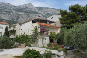 Apartments with a parking space Makarska - 6691